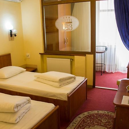 Hotel T23 Iasi Exteriör bild