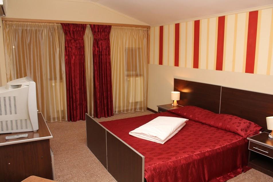 Hotel T23 Iasi Exteriör bild
